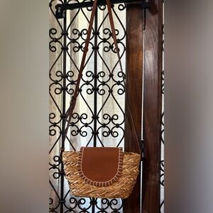 Universal Thread Brown Woven Straw Crossbody Bag